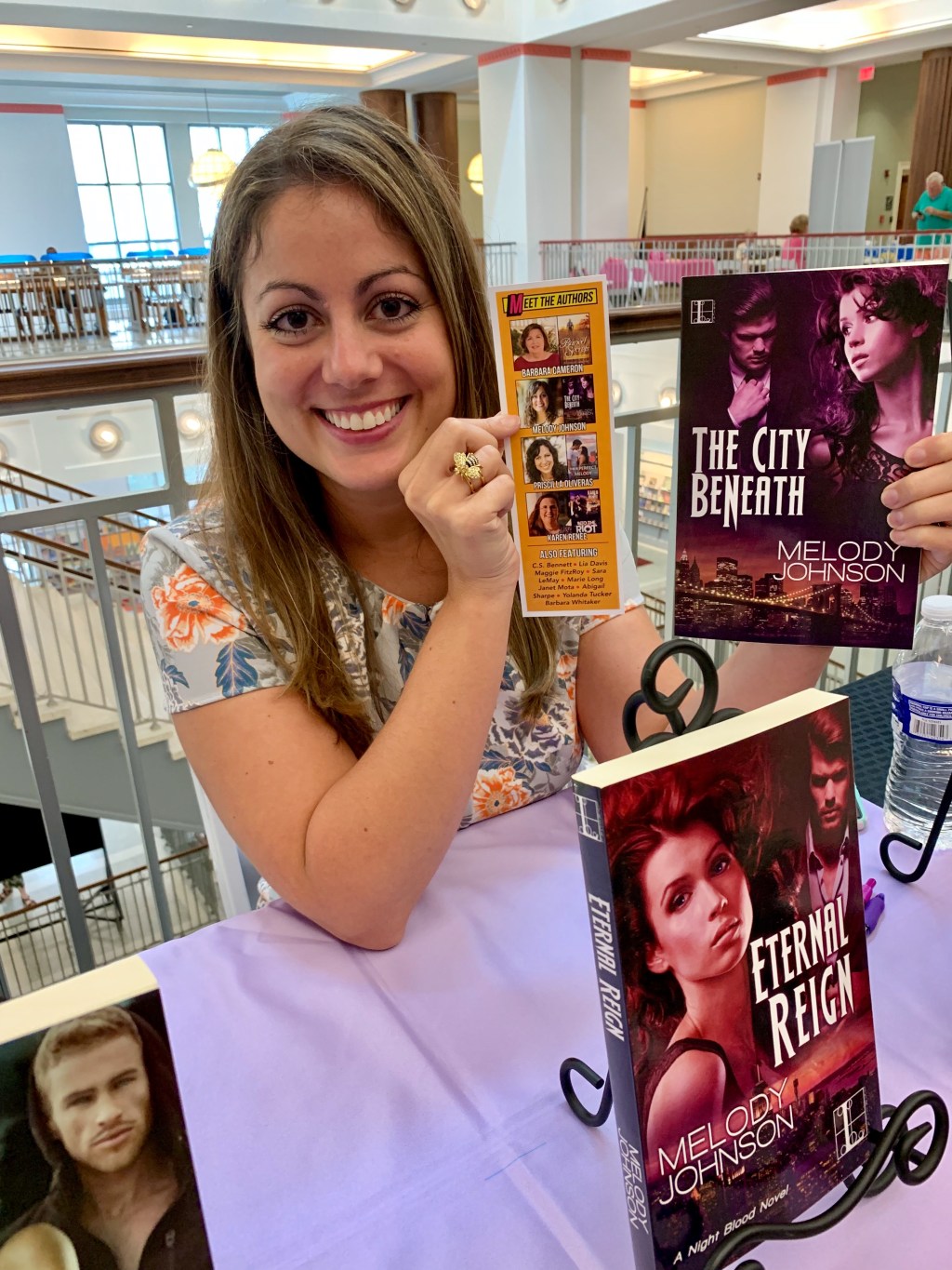 About: Paranormal & Sci-Fi Romance&nbsp;Author